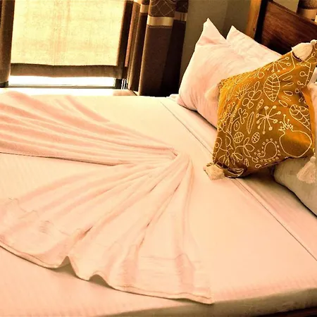 Uroa Hide Away Bed & Breakfast